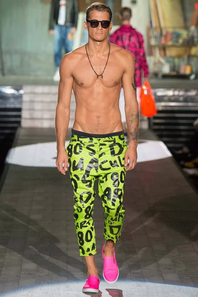 Look 26